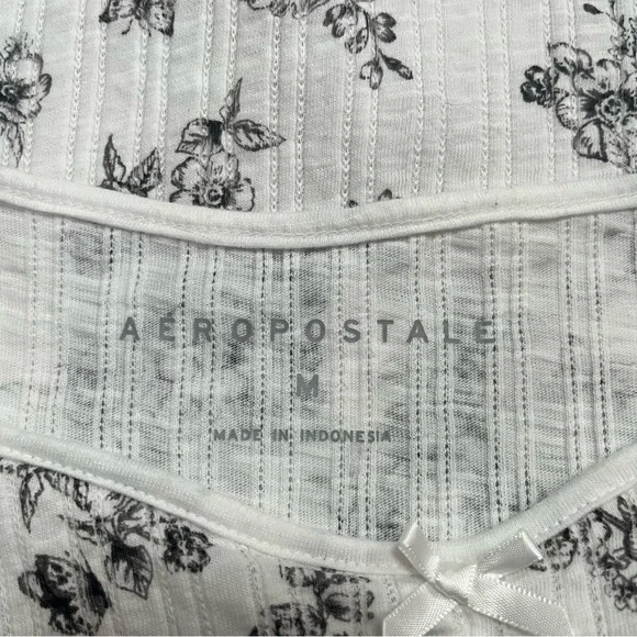 Aeropostale White Floral Cropped Tank Top - Picture 3 of 4